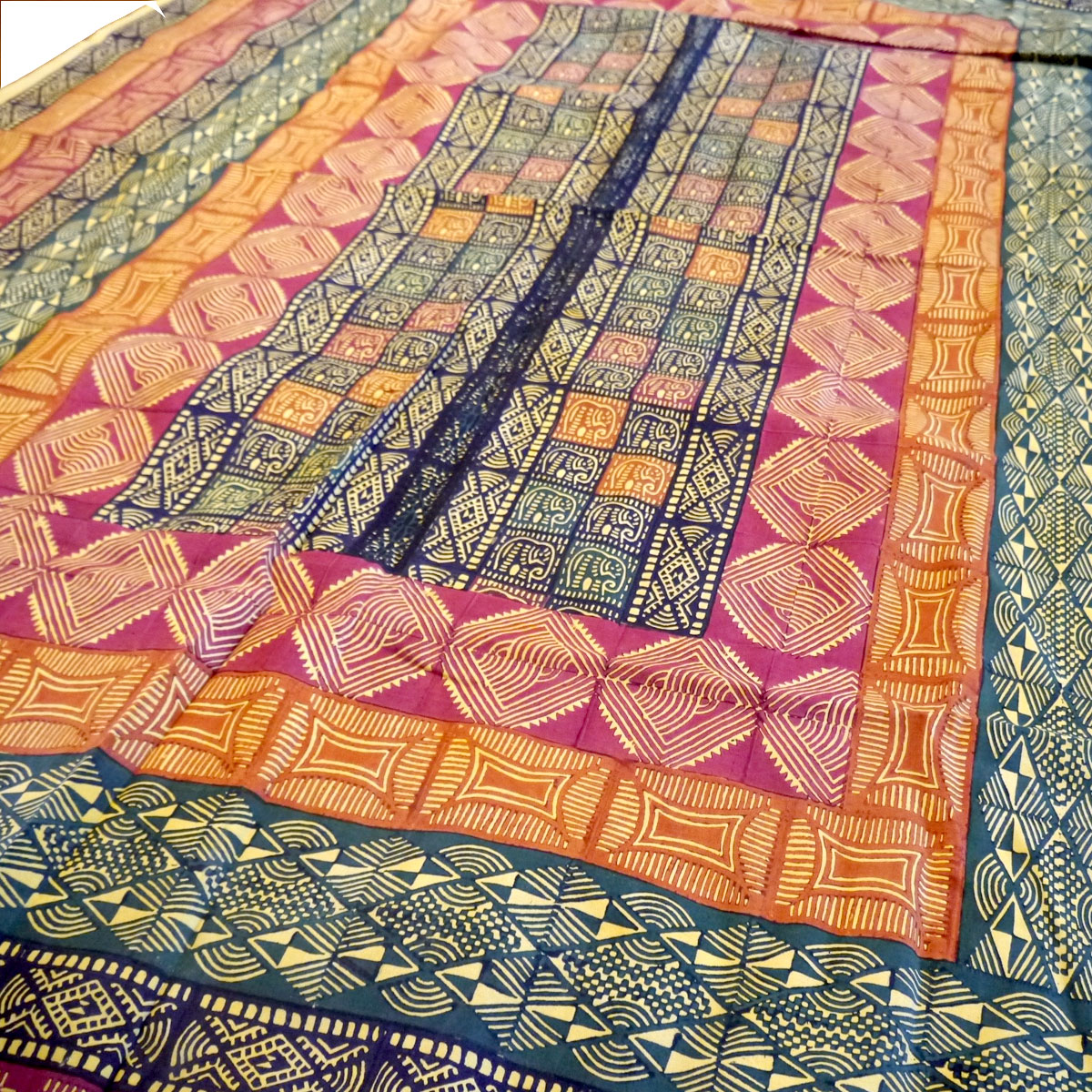 格安人気 アフリカ・ジンバブエ製 ろうけつ染め布（150cm×195cm）象と