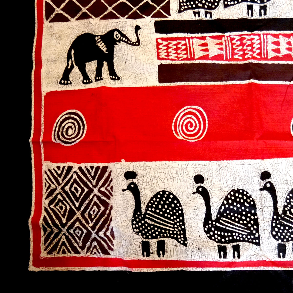 く日はお得♪ アフリカ・ジンバブエ製 ろうけつ染め布（150cm×195cm